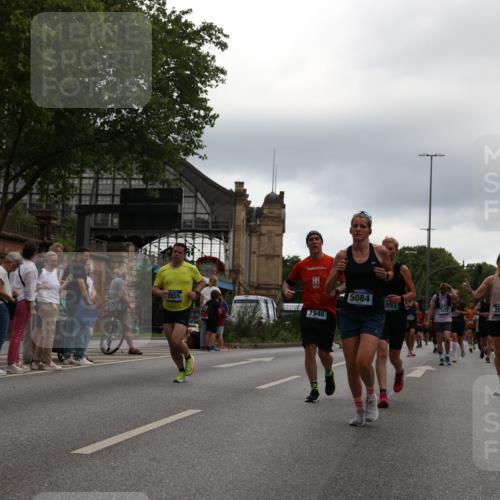 29.06.2025 - hella hamburg halbmarathon Yannick Fuchs http://msf.ph/oto/8353527 29.06.2025 10:52:55 20KM 1285, 1642, 1946, 1951, 2006, 2027, 2677, 2855, 3181, 5084, 5347, 5633, 6202, 6208, 6636, 6860, 6997, 7476, 8290, 8392, 8929, 9156, 9353, 9655, 9835, 10036, 10539, 10915, 12633, 12809, 13407, 14375, 14631, 14914, 15240, 15263, 15824, 16160, 16206, 16409, 16563, 16922, 16924, 17017, 17346, 17782, 17810, 17852, 17931, 18112, 18153, 18232, 18266, 18327, 18556, 18682, 18730, 18833, 18954, 19002, 19003 meine-sportfotos.de