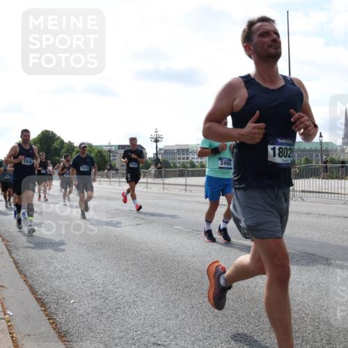 29.06.2025 - hella hamburg halbmarathon Lena Gebhardt http://msf.ph/oto/8353566 29.06.2025 10:01:14 Lombardsbrücke 2936, 18327, 15240, 424, 2490, 1802, 1130, 1387, 1420, 1726, 2006, 2091, 2354, 2363, 2490, 2936, 3059, 3141, 3199, 3425, 3625, 3663, 3740, 3983, 4068, 4238, 4249, 4319, 4322, 4370, 4616, 4649, 4708, 5033, 5418, 5570, 5675, 5870, 6087, 6147, 0000, 6487, 6531, 6591, 6714, 6757, 6835, 6924, 7287, 7658, 7757, 7759, 7761, 7846, 8030, 8045, 8046, 8191, 8255, 8326, 8478, 8632, 8691, 8923, 9124, 9932, 10074, 10188, 10271, 10383, 10576, 11465 meine-sportfotos.de