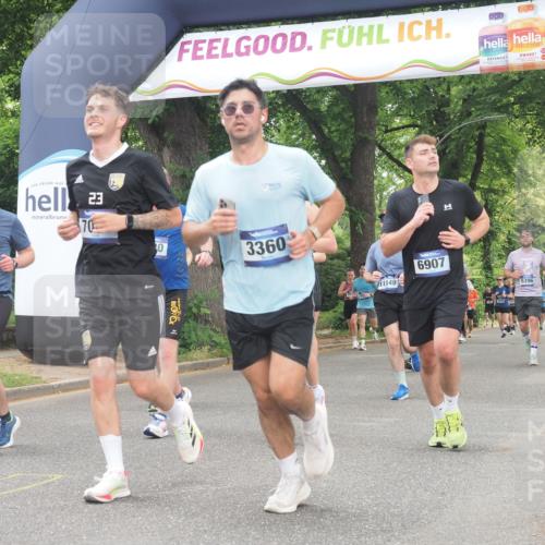 29.06.2025 - hella hamburg halbmarathon KatJ http://msf.ph/oto/8353671 29.06.2025 10:51:26 Zwischen KM18-KM19 1194, 1702, 1992, 2298, 2782, 2979, 4542, 6585, 6907, 6908, 7081, 8520, 8561 meine-sportfotos.de