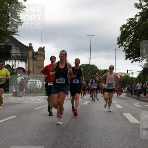 29.06.2025 - hella hamburg halbmarathon Yannick Fuchs http://msf.ph/oto/8353681 29.06.2025 10:52:55 20KM 1285, 1642, 1946, 1951, 2006, 2027, 2677, 2855, 3181, 5084, 5347, 5633, 6202, 6208, 6636, 6860, 6997, 7476, 8290, 8392, 8929, 9156, 9353, 9655, 9835, 10036, 10539, 10915, 12633, 12809, 13407, 14375, 14631, 14914, 15240, 15263, 15824, 16160, 16206, 16409, 16563, 16922, 16924, 17017, 17346, 17782, 17810, 17852, 17931, 18112, 18153, 18232, 18266, 18327, 18556, 18682, 18730, 18833, 18954, 19002, 19003 meine-sportfotos.de