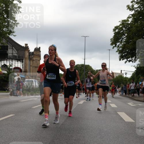 29.06.2025 - hella hamburg halbmarathon Yannick Fuchs http://msf.ph/oto/8353718 29.06.2025 10:52:55 20KM 1285, 1642, 1946, 1951, 2006, 2027, 2677, 2855, 3181, 5084, 5347, 5633, 6202, 6208, 6636, 6860, 6997, 7476, 8290, 8392, 8929, 9156, 9353, 9655, 9835, 10036, 10539, 10915, 12633, 12809, 13407, 14375, 14631, 14914, 15240, 15263, 15824, 16160, 16206, 16409, 16563, 16922, 16924, 17017, 17346, 17782, 17810, 17852, 17931, 18112, 18153, 18232, 18266, 18327, 18556, 18682, 18730, 18833, 18954, 19002, 19003 meine-sportfotos.de