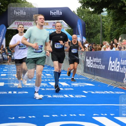 29.06.2025 - hella hamburg halbmarathon Strokosch-Dieckow http://msf.ph/oto/8353746 29.06.2025 10:52:24 Ziel 3715, 4140, 4587, 6164, 7178, 7232, 7896, 8371, 8661, 9145, 9876, 11791, 13015, 13211, 13707, 14561, 15144, 15446, 15980, 17773, 17997 meine-sportfotos.de