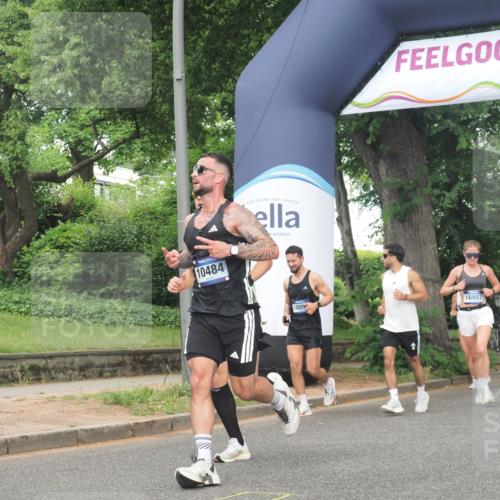 29.06.2025 - hella hamburg halbmarathon KatJ http://msf.ph/oto/8353868 29.06.2025 10:21:35 Zwischen KM18-KM19 1686, 5070, 7965 meine-sportfotos.de