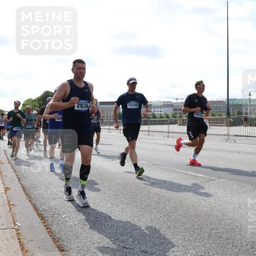29.06.2025 - hella hamburg halbmarathon Lena Gebhardt http://msf.ph/oto/8353919 29.06.2025 10:01:15 Lombardsbrücke 406, 16, 16517, 1420, 2936, 4249, 15240, 18327, 1130, 1387, 1420, 1726, 2006, 2091, 2354, 2363, 2490, 2936, 3059, 3199, 3425, 3625, 3663, 3740, 3983, 4068, 4238, 4249, 4319, 4322, 4370, 4616, 4649, 4708, 5033, 5418, 5570, 5675, 5870, 6087, 6147, 6281, 0000, 6487, 6531, 6591, 6714, 6757, 6835, 6924, 7287, 7658, 7757, 7759, 7761, 7846, 8030, 8045, 8046, 8191, 8255, 8326, 8632, 8691, 8923, 9124, 9932, 10074, 10188, 10271, 10383, 10576, 11465 meine-sportfotos.de
