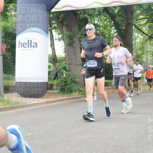 29.06.2025 - hella hamburg halbmarathon KatJ http://msf.ph/oto/8353927 29.06.2025 10:51:29 Zwischen KM18-KM19 1194, 1702, 1992, 2298, 2782, 2979, 4542, 5396, 6585, 6907, 6908, 7042, 7081, 8520, 8561 meine-sportfotos.de
