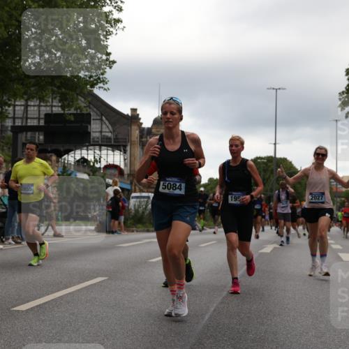 29.06.2025 - hella hamburg halbmarathon Yannick Fuchs http://msf.ph/oto/8353931 29.06.2025 10:52:56 20KM 1285, 1642, 1946, 1951, 2006, 2027, 2677, 2855, 2957, 2978, 3181, 5084, 5347, 5633, 6202, 6208, 6636, 6860, 6997, 7476, 8290, 8392, 8929, 9156, 9353, 9655, 9835, 10036, 10539, 10915, 12633, 12809, 13407, 14375, 14631, 14914, 15240, 15263, 15824, 16160, 16206, 16409, 16563, 16922, 16924, 17017, 17346, 17782, 17810, 17852, 17931, 18112, 18153, 18232, 18266, 18327, 18556, 18730, 18833, 18954, 19002, 19003 meine-sportfotos.de