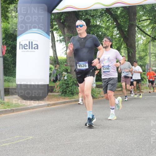 29.06.2025 - hella hamburg halbmarathon KatJ http://msf.ph/oto/8353986 29.06.2025 10:51:29 Zwischen KM18-KM19 1194, 1702, 1992, 2298, 2782, 2979, 4542, 5396, 6585, 6907, 6908, 7042, 7081, 8520, 8561 meine-sportfotos.de