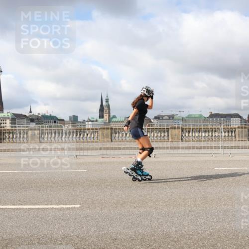 29.06.2025 - hella hamburg halbmarathon Lena Gebhardt http://msf.ph/oto/8353987 29.06.2025 09:09:27 Lombardsbrücke  meine-sportfotos.de