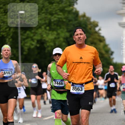 29.06.2025 - hella hamburg halbmarathon Dr. Thomas Lammeyer http://msf.ph/oto/8354015 29.06.2025 10:18:48 Kennedybrücke 1071, 1296, 1379, 1480, 1575, 1728, 1745, 2046, 2281, 2690, 3025, 3454, 3507, 3509, 3691, 4495, 4641, 5608, 5800, 6181, 6366, 6710, 6717, 6724, 7195, 7446, 7447, 7881, 8055, 8239, 8256, 8275, 8522, 8563, 8755, 8854, 8892, 9173, 9709, 10224, 10589, 10717, 11271 meine-sportfotos.de