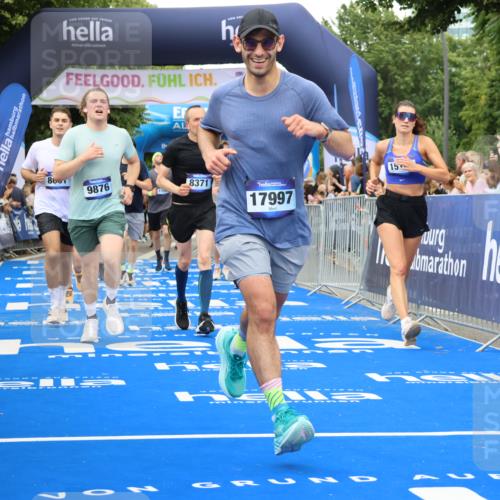29.06.2025 - hella hamburg halbmarathon Strokosch-Dieckow http://msf.ph/oto/8354024 29.06.2025 10:52:23 Ziel 3715, 4140, 4419, 4587, 6164, 7178, 7232, 7896, 8371, 8661, 9145, 9876, 11791, 13015, 13211, 13707, 14561, 15144, 15446, 15980, 17773, 17997 meine-sportfotos.de