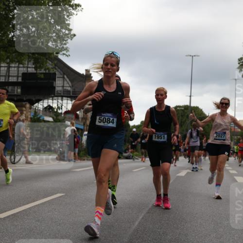 29.06.2025 - hella hamburg halbmarathon Yannick Fuchs http://msf.ph/oto/8354027 29.06.2025 10:52:56 20KM 1285, 1642, 1946, 1951, 2006, 2027, 2677, 2855, 2957, 2978, 3181, 5084, 5347, 5633, 6202, 6208, 6636, 6860, 6997, 7476, 8290, 8392, 8929, 9156, 9353, 9655, 9835, 10036, 10539, 10915, 12633, 12809, 13407, 14375, 14631, 14914, 15240, 15263, 15824, 16160, 16206, 16409, 16563, 16922, 16924, 17017, 17346, 17782, 17810, 17852, 17931, 18112, 18153, 18232, 18266, 18327, 18556, 18730, 18833, 18954, 19002, 19003 meine-sportfotos.de
