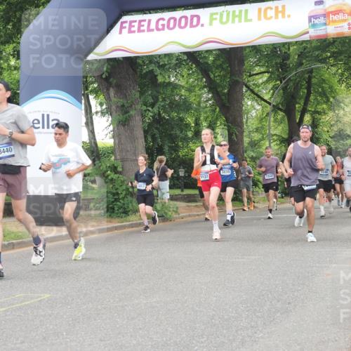 29.06.2025 - hella hamburg halbmarathon KatJ http://msf.ph/oto/8354109 29.06.2025 10:51:32 Zwischen KM18-KM19 1863, 2298, 2782, 5396, 6585, 6907, 6908, 7042 meine-sportfotos.de