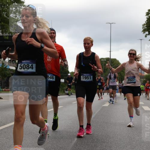 29.06.2025 - hella hamburg halbmarathon Yannick Fuchs http://msf.ph/oto/8354124 29.06.2025 10:52:56 20KM 1285, 1642, 1946, 1951, 2006, 2027, 2677, 2855, 2957, 2978, 3181, 5084, 5347, 5633, 6202, 6208, 6636, 6860, 6997, 7476, 8290, 8392, 8929, 9156, 9353, 9655, 9835, 10036, 10539, 10915, 12633, 12809, 13407, 14375, 14631, 14914, 15240, 15263, 15824, 16160, 16206, 16409, 16563, 16922, 16924, 17017, 17346, 17782, 17810, 17852, 17931, 18112, 18153, 18232, 18266, 18327, 18556, 18730, 18833, 18954, 19002, 19003 meine-sportfotos.de