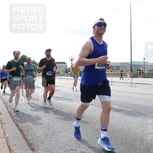 29.06.2025 - hella hamburg halbmarathon Lena Gebhardt http://msf.ph/oto/8354249 29.06.2025 10:01:17 Lombardsbrücke 1420, 16517, 16530, 4068, 1130, 1387, 1420, 1724, 1726, 2006, 2091, 2354, 2363, 2490, 2936, 3199, 3425, 3625, 3663, 3740, 4068, 4238, 4249, 4319, 4322, 4370, 4616, 4649, 4708, 5033, 5418, 5570, 5675, 5870, 6087, 6147, 6281, 0000, 6302, 6487, 6531, 6591, 6714, 6757, 6835, 6924, 7287, 7658, 7757, 7759, 7761, 7846, 8030, 8045, 8046, 8191, 8255, 8326, 8392, 8691, 8822, 8923, 9124, 9932, 10188, 10271, 10383, 10576, 11043, 11465 meine-sportfotos.de