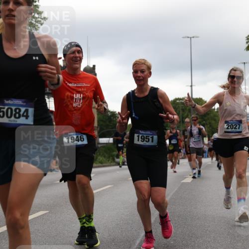29.06.2025 - hella hamburg halbmarathon Yannick Fuchs http://msf.ph/oto/8354317 29.06.2025 10:52:56 20KM 1285, 1642, 1946, 1951, 2006, 2027, 2677, 2855, 2957, 2978, 3181, 5084, 5347, 5633, 6202, 6208, 6636, 6860, 6997, 7476, 8290, 8392, 8929, 9156, 9353, 9655, 9835, 10036, 10539, 10915, 12633, 12809, 13407, 14375, 14631, 14914, 15240, 15263, 15824, 16160, 16206, 16409, 16563, 16922, 16924, 17017, 17346, 17782, 17810, 17852, 17931, 18112, 18153, 18232, 18266, 18327, 18556, 18730, 18833, 18954, 19002, 19003 meine-sportfotos.de