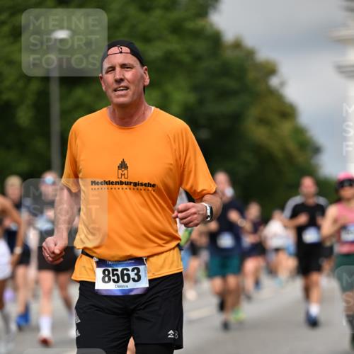 29.06.2025 - hella hamburg halbmarathon Dr. Thomas Lammeyer http://msf.ph/oto/8354324 29.06.2025 10:18:49 Kennedybrücke 1071, 1296, 1379, 1575, 1728, 1745, 2046, 2281, 2690, 3025, 3454, 3507, 3509, 3691, 4495, 4641, 5608, 5800, 6181, 6317, 6710, 6717, 6724, 7195, 7446, 7447, 7881, 8055, 8239, 8256, 8275, 8522, 8563, 8755, 8854, 8892, 9173, 9709, 10224, 10589, 10717, 11271 meine-sportfotos.de
