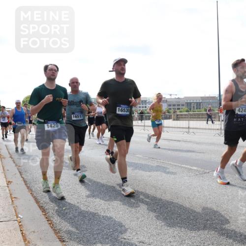29.06.2025 - hella hamburg halbmarathon Lena Gebhardt http://msf.ph/oto/8354360 29.06.2025 10:01:17 Lombardsbrücke 2006, 1420, 16517, 16530, 1387, 4249, 1130, 1387, 1420, 1724, 1726, 2006, 2091, 2354, 2363, 2490, 2936, 3199, 3425, 3625, 3663, 3740, 4068, 4238, 4249, 4319, 4322, 4370, 4616, 4649, 4708, 5033, 5418, 5570, 5675, 5870, 6087, 6147, 6281, 0000, 6302, 6487, 6531, 6591, 6714, 6757, 6835, 6924, 7287, 7658, 7757, 7759, 7761, 7846, 8030, 8045, 8046, 8191, 8255, 8326, 8392, 8691, 8822, 8923, 9124, 9932, 10188, 10271, 10383, 10576, 11043, 11465 meine-sportfotos.de