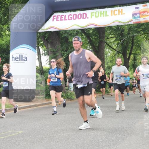 29.06.2025 - hella hamburg halbmarathon KatJ http://msf.ph/oto/8354384 29.06.2025 10:51:34 Zwischen KM18-KM19 1863, 3039, 3182, 3248, 5396, 7042 meine-sportfotos.de