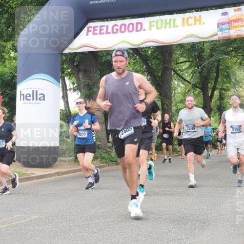 29.06.2025 - hella hamburg halbmarathon KatJ http://msf.ph/oto/8354406 29.06.2025 10:51:34 Zwischen KM18-KM19 1863, 3039, 3182, 3248, 5396, 7042 meine-sportfotos.de