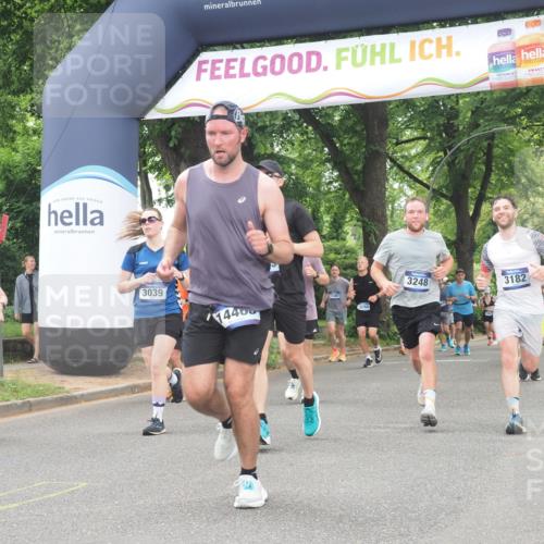 29.06.2025 - hella hamburg halbmarathon KatJ http://msf.ph/oto/8354436 29.06.2025 10:51:35 Zwischen KM18-KM19 1863, 3039, 3182, 3248, 5396, 6100, 7042 meine-sportfotos.de