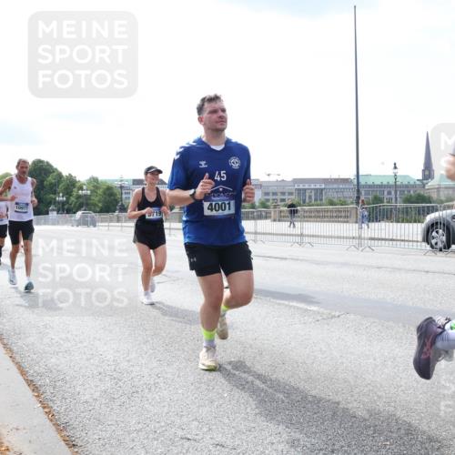 29.06.2025 - hella hamburg halbmarathon Lena Gebhardt http://msf.ph/oto/8354485 29.06.2025 10:13:52 Lombardsbrücke 1144, 10977, 19, 45, 4001, 150, 1131, 1194, 1480, 1890, 2055, 2359, 2721, 2904, 2987, 4001, 4032, 4187, 4795, 4950, 4962, 5232, 5546, 5631, 5719, 6026, 6287, 6710, 6717, 6724, 7446, 7447, 7460, 7462, 7913, 8057, 8279, 8673, 9128, 9612, 9631, 9886, 10442, 10443, 10977, 11441, 11987, 12313, 12797, 12928, 12929, 12938, 13331, 13788, 13928, 15085, 15482, 15663, 15721, 15722, 15840, 16491, 17439, 17472, 17985, 18041, 18222, 18231, 18236, 18239 meine-sportfotos.de