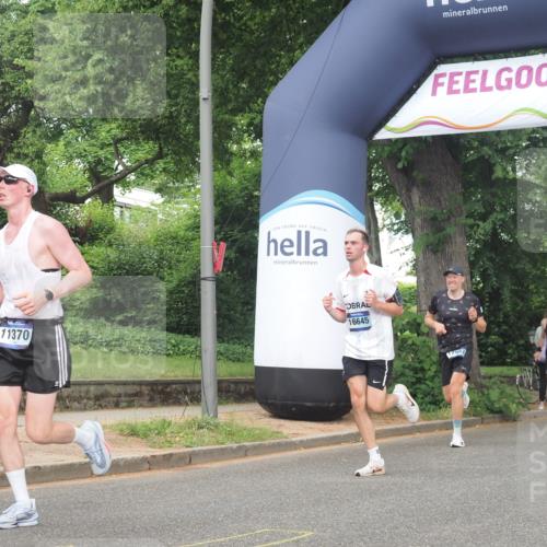 29.06.2025 - hella hamburg halbmarathon KatJ http://msf.ph/oto/8354496 29.06.2025 10:21:39 Zwischen KM18-KM19 51, 1686, 6358, 7793, 7965 meine-sportfotos.de