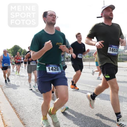 29.06.2025 - hella hamburg halbmarathon Lena Gebhardt http://msf.ph/oto/8354590 29.06.2025 10:01:18 Lombardsbrücke 2006, 18355, 10383, 1420, 18796, 16530, 1130, 1387, 1420, 1722, 1724, 1726, 2006, 2091, 2167, 2354, 2363, 2490, 2936, 3199, 3425, 3625, 3663, 3740, 4068, 4238, 4249, 4319, 4322, 4370, 4616, 4649, 4708, 5033, 5547, 5570, 5675, 5870, 6087, 6147, 6281, 0000, 6302, 6487, 6531, 6591, 6714, 6757, 6835, 6921, 6924, 7287, 7658, 7757, 7759, 7761, 7846, 8030, 8045, 8046, 8191, 8255, 8326, 8392, 8691, 8822, 8923, 9124, 9932, 10188, 10271, 10281, 10301, 10383, 10576, 11043, 11465 meine-sportfotos.de