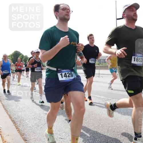 29.06.2025 - hella hamburg halbmarathon Lena Gebhardt http://msf.ph/oto/8354647 29.06.2025 10:01:18 Lombardsbrücke 2006, 18355, 10383, 1420, 18796, 16530, 1130, 1387, 1420, 1722, 1724, 1726, 2006, 2091, 2167, 2354, 2363, 2490, 2936, 3199, 3425, 3625, 3663, 3740, 4068, 4238, 4249, 4319, 4322, 4370, 4616, 4649, 4708, 5033, 5547, 5570, 5675, 5870, 6087, 6147, 6281, 0000, 6302, 6487, 6531, 6591, 6714, 6757, 6835, 6921, 6924, 7287, 7658, 7757, 7759, 7761, 7846, 8030, 8045, 8046, 8191, 8255, 8326, 8392, 8691, 8822, 8923, 9124, 9932, 10188, 10271, 10281, 10301, 10383, 10576, 11043, 11465 meine-sportfotos.de