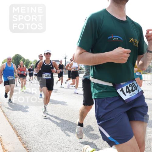 29.06.2025 - hella hamburg halbmarathon Lena Gebhardt http://msf.ph/oto/8354682 29.06.2025 10:01:18 Lombardsbrücke 2006, 18355, 10383, 2019, 1420, 1130, 1387, 1420, 1722, 1724, 1726, 2006, 2091, 2167, 2354, 2363, 2490, 2936, 3199, 3425, 3625, 3663, 3740, 4068, 4238, 4249, 4319, 4322, 4370, 4616, 4649, 4708, 5033, 5547, 5570, 5675, 5870, 6087, 6147, 6281, 0000, 6302, 6487, 6531, 6591, 6714, 6757, 6835, 6921, 6924, 7287, 7658, 7757, 7759, 7761, 7846, 8030, 8045, 8046, 8191, 8255, 8326, 8392, 8691, 8822, 8923, 9124, 9932, 10188, 10271, 10281, 10301, 10383, 10576, 11043, 11465 meine-sportfotos.de