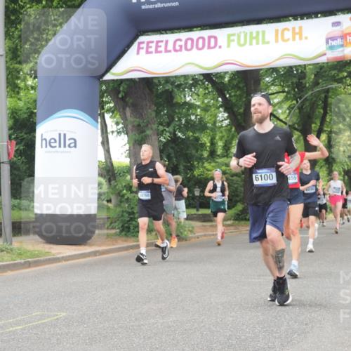 29.06.2025 - hella hamburg halbmarathon KatJ http://msf.ph/oto/8354726 29.06.2025 10:51:37 Zwischen KM18-KM19 1863, 3039, 3182, 3248, 6100, 7042 meine-sportfotos.de