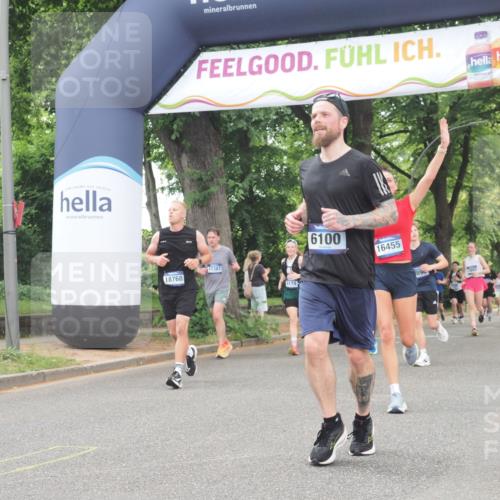 29.06.2025 - hella hamburg halbmarathon KatJ http://msf.ph/oto/8354786 29.06.2025 10:51:38 Zwischen KM18-KM19 1863, 3039, 3182, 3248, 6100, 6174 meine-sportfotos.de