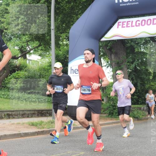 29.06.2025 - hella hamburg halbmarathon KatJ http://msf.ph/oto/8354798 29.06.2025 10:21:42 Zwischen KM18-KM19 51, 3935, 6358, 7793 meine-sportfotos.de