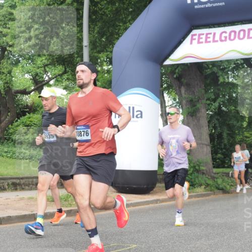 29.06.2025 - hella hamburg halbmarathon KatJ http://msf.ph/oto/8354839 29.06.2025 10:21:42 Zwischen KM18-KM19 51, 3935, 6358, 7793 meine-sportfotos.de