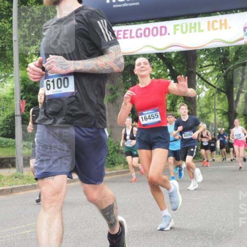 29.06.2025 - hella hamburg halbmarathon KatJ http://msf.ph/oto/8354892 29.06.2025 10:51:38 Zwischen KM18-KM19 1863, 3039, 3182, 3248, 6100, 6174 meine-sportfotos.de