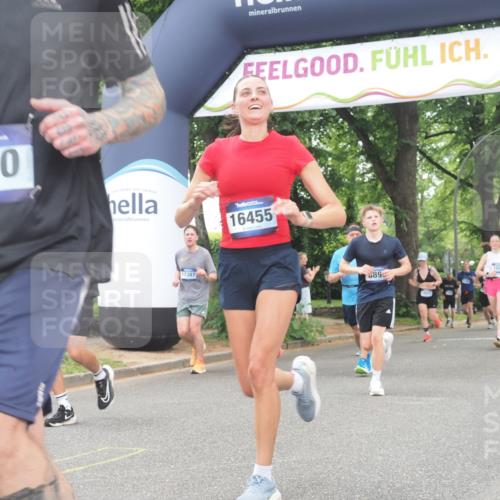 29.06.2025 - hella hamburg halbmarathon KatJ http://msf.ph/oto/8354921 29.06.2025 10:51:39 Zwischen KM18-KM19 1863, 3039, 3182, 3248, 6100, 6174 meine-sportfotos.de