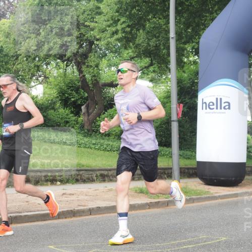 29.06.2025 - hella hamburg halbmarathon KatJ http://msf.ph/oto/8354964 29.06.2025 10:21:43 Zwischen KM18-KM19 51, 2746, 3935, 6358, 7793 meine-sportfotos.de