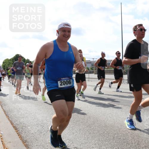 29.06.2025 - hella hamburg halbmarathon Lena Gebhardt http://msf.ph/oto/8354993 29.06.2025 10:01:20 Lombardsbrücke 17387, 2091, 2006, 1130, 1329, 1387, 1420, 1722, 1724, 1726, 2006, 2091, 2167, 2354, 2363, 2490, 2591, 2936, 3199, 3425, 3625, 3663, 3740, 4068, 4238, 4249, 4319, 4322, 4370, 4649, 4663, 4708, 5033, 5547, 5570, 5675, 5870, 6087, 6147, 6281, 0000, 6302, 6487, 6531, 6591, 6835, 6921, 6924, 7287, 7658, 7757, 7759, 7761, 7846, 8030, 8045, 8046, 8191, 8255, 8326, 8392, 8691, 8822, 9932, 10188, 10271, 10281, 10301, 10383, 10576, 11043, 11465 meine-sportfotos.de