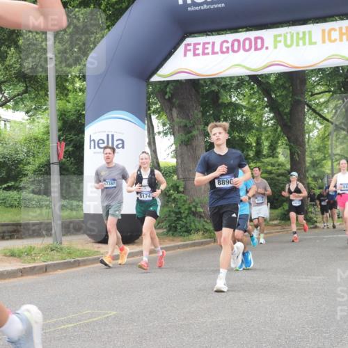 29.06.2025 - hella hamburg halbmarathon KatJ http://msf.ph/oto/8354994 29.06.2025 10:51:39 Zwischen KM18-KM19 1863, 3039, 3182, 3248, 6100, 6174 meine-sportfotos.de