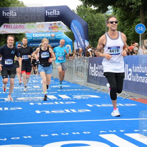 29.06.2025 - hella hamburg halbmarathon Strokosch-Dieckow http://msf.ph/oto/8354999 29.06.2025 10:52:17 Ziel 4140, 4419, 4587, 4837, 5032, 5087, 5482, 6164, 6897, 7896, 9074, 9082, 12135, 13211, 13707, 14300, 15144, 15275, 15446, 16003, 16320, 16591, 17130, 17773, 17997, 18475 meine-sportfotos.de