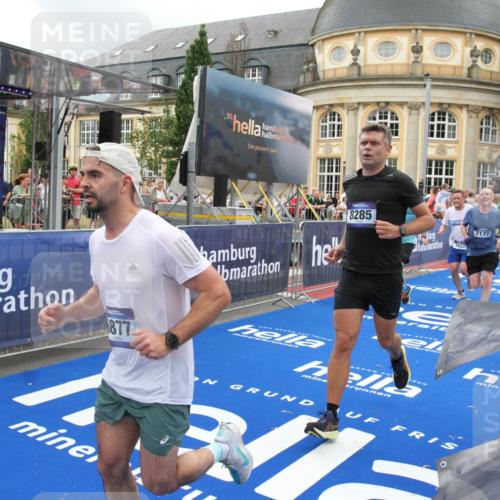 29.06.2025 - hella hamburg halbmarathon Michael Strokosch http://msf.ph/oto/8355057 29.06.2025 10:53:52 Ziel 1422, 1706, 1870, 2518, 5607, 6260, 6877, 7177, 8285, 8335, 9922, 10529, 10891, 12413, 14026, 14818, 15502, 16538, 17740, 18249, 18418, 18487, 18759, 18915, 19177 meine-sportfotos.de