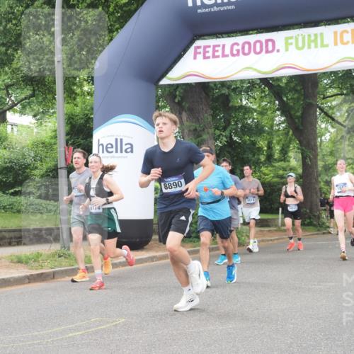 29.06.2025 - hella hamburg halbmarathon KatJ http://msf.ph/oto/8355072 29.06.2025 10:51:40 Zwischen KM18-KM19 1842, 1863, 3039, 3182, 3248, 6100, 6174 meine-sportfotos.de