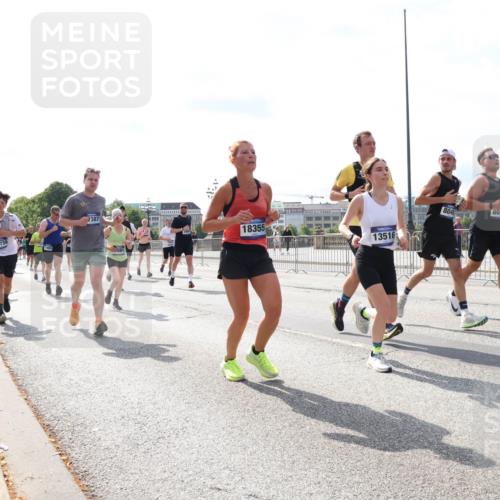 29.06.2025 - hella hamburg halbmarathon Lena Gebhardt http://msf.ph/oto/8355130 29.06.2025 10:01:21 Lombardsbrücke 17739, 7387, 2091, 18355, 13516, 8046, 8045, 1130, 1329, 1387, 1420, 1722, 1724, 1726, 2006, 2091, 2167, 2354, 2363, 2490, 2591, 2936, 3199, 3425, 3625, 3663, 3740, 4068, 4238, 4249, 4319, 4322, 4370, 4649, 4663, 4708, 5033, 5547, 5570, 5675, 5870, 6087, 6147, 6281, 0000, 6302, 6487, 6531, 6591, 6835, 6921, 6924, 7287, 7658, 7757, 7759, 7761, 7846, 8030, 8045, 8046, 8191, 8255, 8326, 8392, 8691, 8822, 8926, 9932, 10188, 10271, 10281, 10301, 10383, 10576, 11043, 11465 meine-sportfotos.de