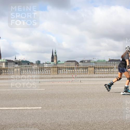 29.06.2025 - hella hamburg halbmarathon Lena Gebhardt http://msf.ph/oto/8355142 29.06.2025 09:09:27 Lombardsbrücke  meine-sportfotos.de