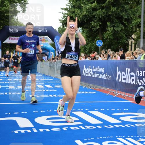 29.06.2025 - hella hamburg halbmarathon Strokosch-Dieckow http://msf.ph/oto/8355150 29.06.2025 10:52:14 Ziel 1482, 2397, 4140, 4419, 4587, 4837, 5032, 5087, 5093, 5482, 6164, 6897, 7896, 9074, 9082, 12135, 13707, 13726, 14248, 14300, 15275, 15446, 16003, 16320, 16591, 17033, 17130, 17773, 18475, 18801 meine-sportfotos.de