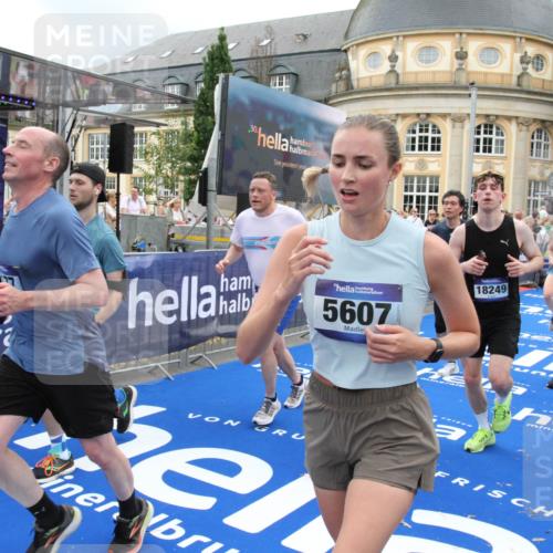 29.06.2025 - hella hamburg halbmarathon Michael Strokosch http://msf.ph/oto/8355158 29.06.2025 10:53:53 Ziel 1422, 1706, 1870, 5607, 6260, 6877, 7177, 7395, 8285, 8335, 9922, 10529, 10891, 12413, 14026, 15502, 16538, 17740, 18249, 18418, 18487, 18759, 18831, 18915, 19177 meine-sportfotos.de
