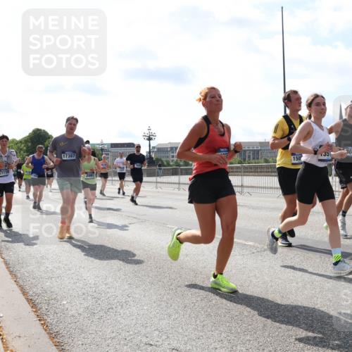 29.06.2025 - hella hamburg halbmarathon Lena Gebhardt http://msf.ph/oto/8355180 29.06.2025 10:01:21 Lombardsbrücke 17739, 17387, 1551, 3046, 045, 150, 1130, 1329, 1387, 1420, 1722, 1724, 1726, 2006, 2091, 2167, 2354, 2363, 2490, 2591, 2936, 3199, 3425, 3625, 3663, 3740, 4068, 4238, 4249, 4319, 4322, 4370, 4649, 4663, 4708, 5033, 5547, 5570, 5675, 5870, 6087, 6147, 6281, 0000, 6302, 6487, 6531, 6591, 6835, 6921, 6924, 7287, 7658, 7757, 7759, 7761, 7846, 8030, 8045, 8046, 8191, 8255, 8326, 8392, 8691, 8822, 8926, 9932, 10188, 10271, 10281, 10301, 10383, 10576, 11043, 11465 meine-sportfotos.de