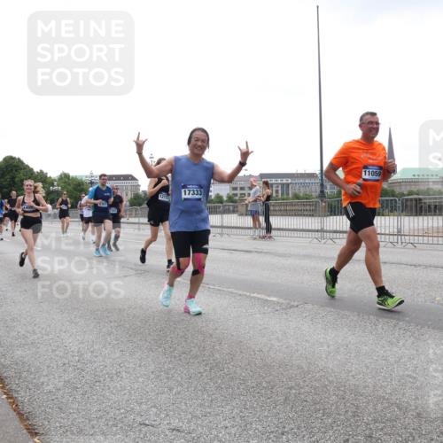 29.06.2025 - hella hamburg halbmarathon Lena Gebhardt http://msf.ph/oto/8355194 29.06.2025 10:38:57 Lombardsbrücke 4558, 12722, 17333, 11059, 56, 1232, 1390, 1451, 1721, 1760, 2524, 2534, 2571, 2574, 2576, 2660, 2693, 2893, 2998, 3216, 3307, 3323, 3726, 3745, 3927, 4028, 4139, 4155, 4257, 4259, 4260, 4316, 4320, 4410, 4964, 5617, 5684, 5913, 6062, 6112, 6611, 6695, 6696, 6875, 7148, 7263, 7341, 7371, 7506, 7561, 7589, 7692, 7815, 7849, 8367, 8457, 8783, 9420, 9446, 9708, 9974, 9977, 10001, 10072, 10315, 10516, 10554, 13060 meine-sportfotos.de