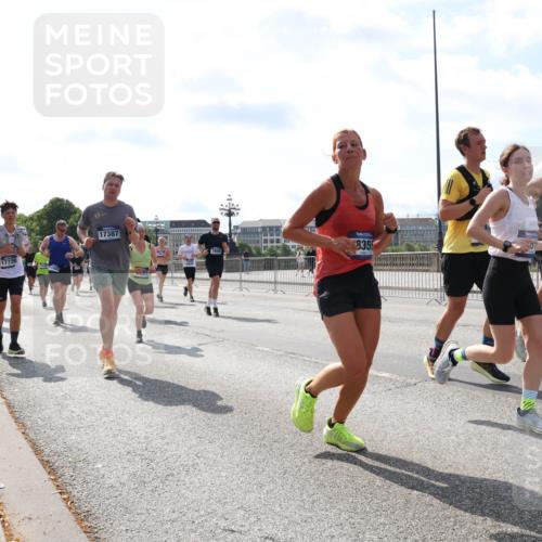 29.06.2025 - hella hamburg halbmarathon Lena Gebhardt http://msf.ph/oto/8355248 29.06.2025 10:01:21 Lombardsbrücke 17739, 8046, 8045, 17387, 8355, 1130, 1329, 1387, 1420, 1722, 1724, 1726, 2006, 2091, 2167, 2354, 2363, 2490, 2591, 2936, 3199, 3425, 3625, 3663, 3740, 4068, 4238, 4249, 4319, 4322, 4370, 4649, 4663, 4708, 5033, 5547, 5570, 5675, 5870, 6087, 6147, 6281, 0000, 6302, 6487, 6531, 6591, 6835, 6921, 6924, 7287, 7658, 7757, 7759, 7761, 7846, 8030, 8045, 8046, 8191, 8255, 8326, 8392, 8691, 8822, 8926, 9932, 10188, 10271, 10281, 10301, 10383, 10576, 11043, 11465 meine-sportfotos.de