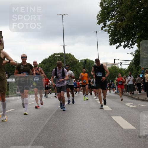 29.06.2025 - hella hamburg halbmarathon Yannick Fuchs http://msf.ph/oto/8355275 29.06.2025 10:52:59 20KM 1285, 1642, 1946, 1951, 2006, 2027, 2584, 2677, 2855, 2957, 2978, 3181, 3983, 4088, 4592, 5084, 5347, 5633, 6202, 6208, 6636, 6860, 6997, 7223, 7476, 8290, 8392, 8929, 9156, 9353, 9655, 10036, 10759, 10915, 10943, 12633, 13407, 14375, 14631, 14914, 15240, 15263, 15824, 16160, 16206, 16341, 16563, 16922, 16924, 17017, 17346, 17782, 17810, 17852, 17931, 18112, 18153, 18232, 18266, 18327, 18556, 18730, 18954 meine-sportfotos.de