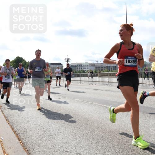 29.06.2025 - hella hamburg halbmarathon Lena Gebhardt http://msf.ph/oto/8355299 29.06.2025 10:01:21 Lombardsbrücke 17739, 17387, 2091, 18355, 15, 1351, 1130, 1329, 1387, 1420, 1722, 1724, 1726, 2006, 2091, 2167, 2354, 2363, 2490, 2591, 2936, 3199, 3425, 3625, 3663, 3740, 4068, 4238, 4249, 4319, 4322, 4370, 4649, 4663, 4708, 5033, 5547, 5570, 5675, 5870, 6087, 6147, 6281, 0000, 6302, 6487, 6531, 6591, 6835, 6921, 6924, 7287, 7658, 7757, 7759, 7761, 7846, 8030, 8045, 8046, 8191, 8255, 8326, 8392, 8691, 8822, 8926, 9932, 10188, 10271, 10281, 10301, 10383, 10576, 11043, 11465 meine-sportfotos.de